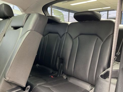 Used 2019 Audi Q7 3.0T Premium Plus image 12