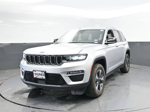 Used 2024 Jeep Grand Cherokee Limited 4xe AWD/4WD image 6