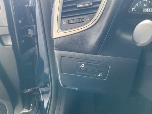 Used 2018 MAZDA MAZDA3 Touring image 8