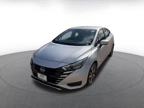 Used 2025 Nissan Versa SV w/ Trunk Package FWD image 7