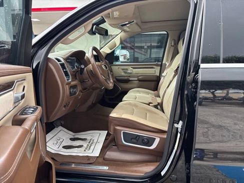Used 2019 RAM 1500 Laramie AWD/4WD image 13
