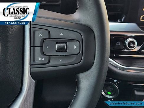 Used 2025 GMC Sierra 2500 SLT w/ SLT Convenience Package image 28