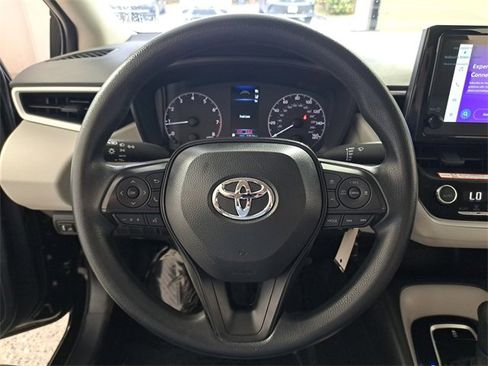 Used 2025 Toyota Corolla LE image 26