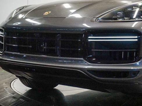 Certified 2022 Porsche Cayenne Turbo AWD/4WD image 8