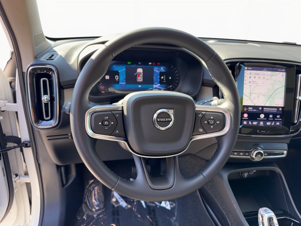 Used 2025 Volvo XC40 B5 Ultra AWD/4WD image 10