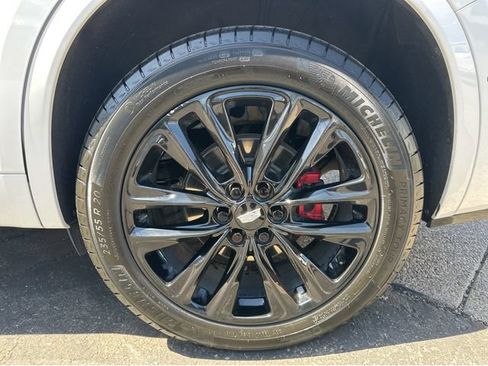 Certified 2023 Cadillac XT6 Sport w/ Technology Package AWD/4WD image 17