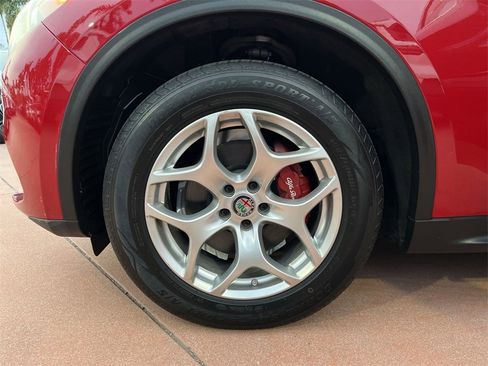 Used 2019 Alfa Romeo Stelvio image 33