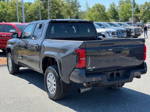 Certified 2024 Toyota Tacoma SR5 AWD/4WD image 3