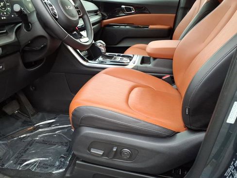 Used 2024 Kia Carnival SX image 13