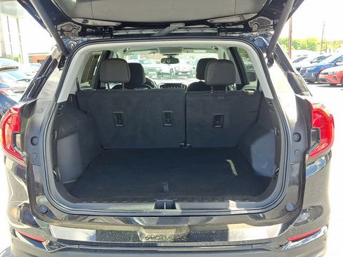Used 2023 GMC Terrain SLE w/ Driver Convenience Package AWD/4WD image 29