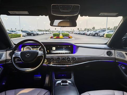 Used 2016 Mercedes-Benz S 550 Sedan w/ Sport Package w/ Sport Package image 12