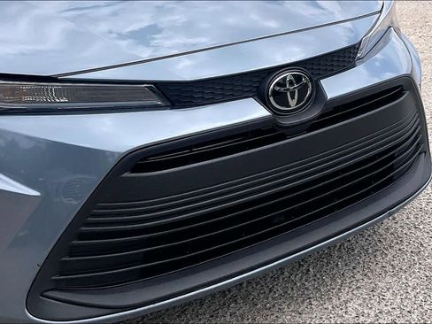 Used 2024 Toyota Corolla LE image 29