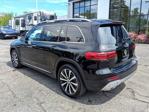 Used 2021 Mercedes-Benz GLB 250 4MATIC w/ Premium Package image 10