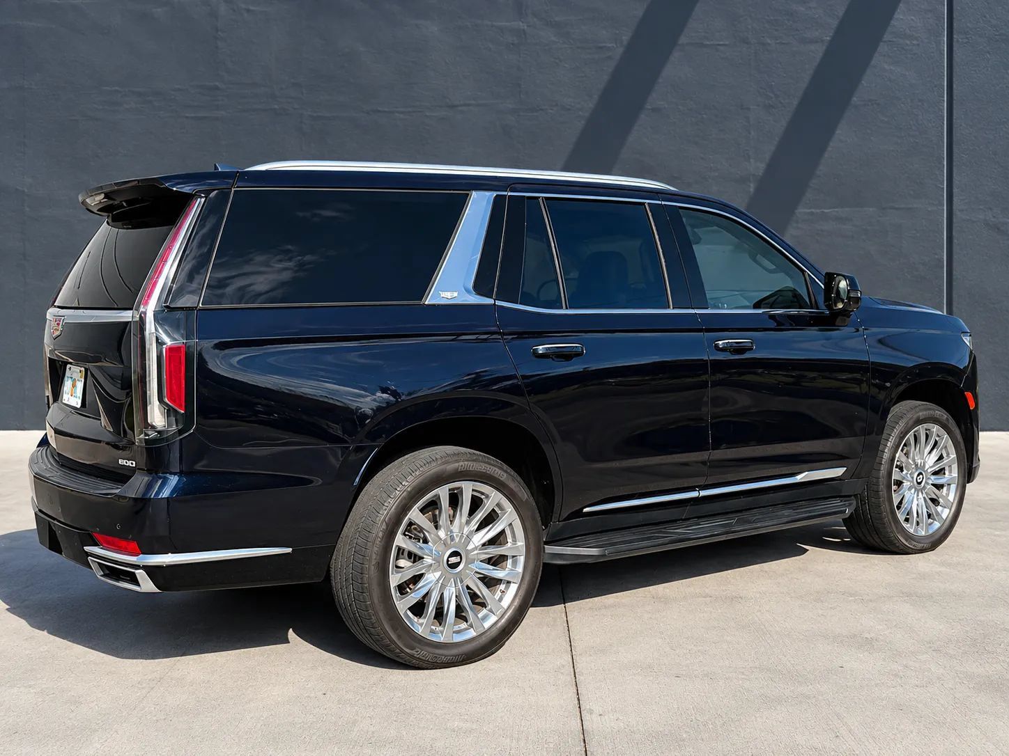 Used 2022 Cadillac Escalade Luxury w/ LPO, Floor Liner Package AWD/4WD image 3