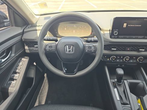 Used 2025 Honda Accord SE image 10