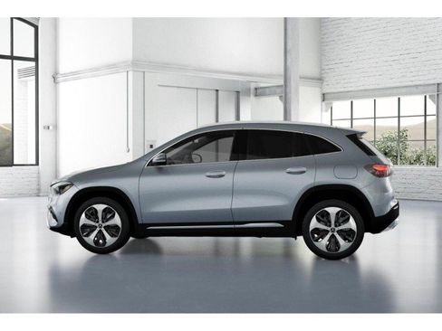 Used 2025 Mercedes-Benz GLA 250 image 32