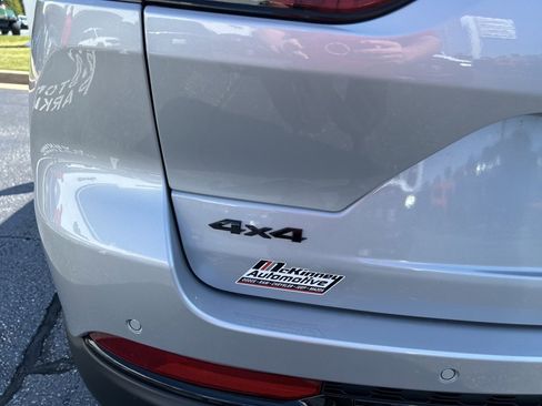 New 2025 Jeep Grand Cherokee Altitude image 6