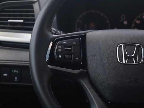 Certified 2025 Honda Odyssey Touring image 10