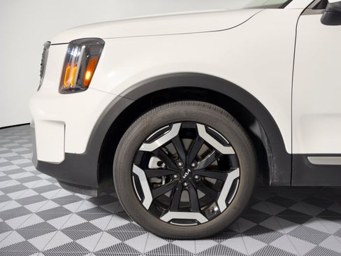 Used 2025 Kia Telluride S FWD image 13