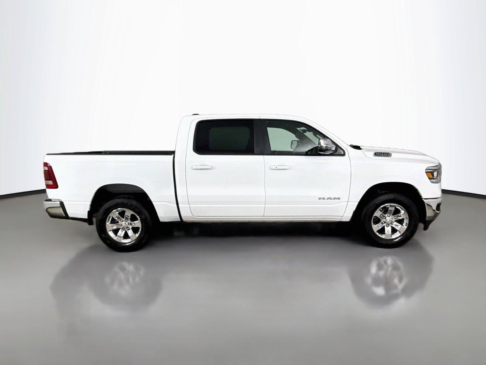 Used 2024 RAM 1500 Laramie AWD/4WD image 17