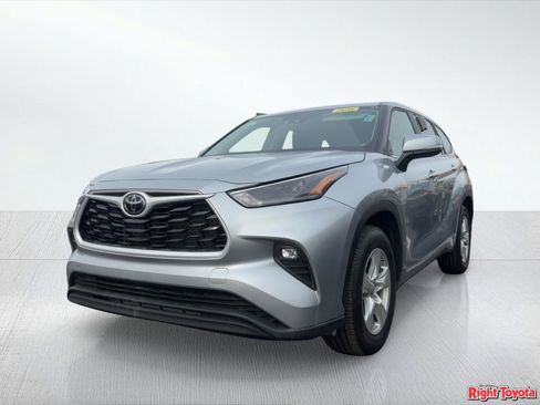 Certified 2025 Toyota Highlander LE image 2