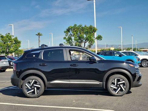 New 2026 Nissan Kicks SV w/ SV Premium Package FWD image 7