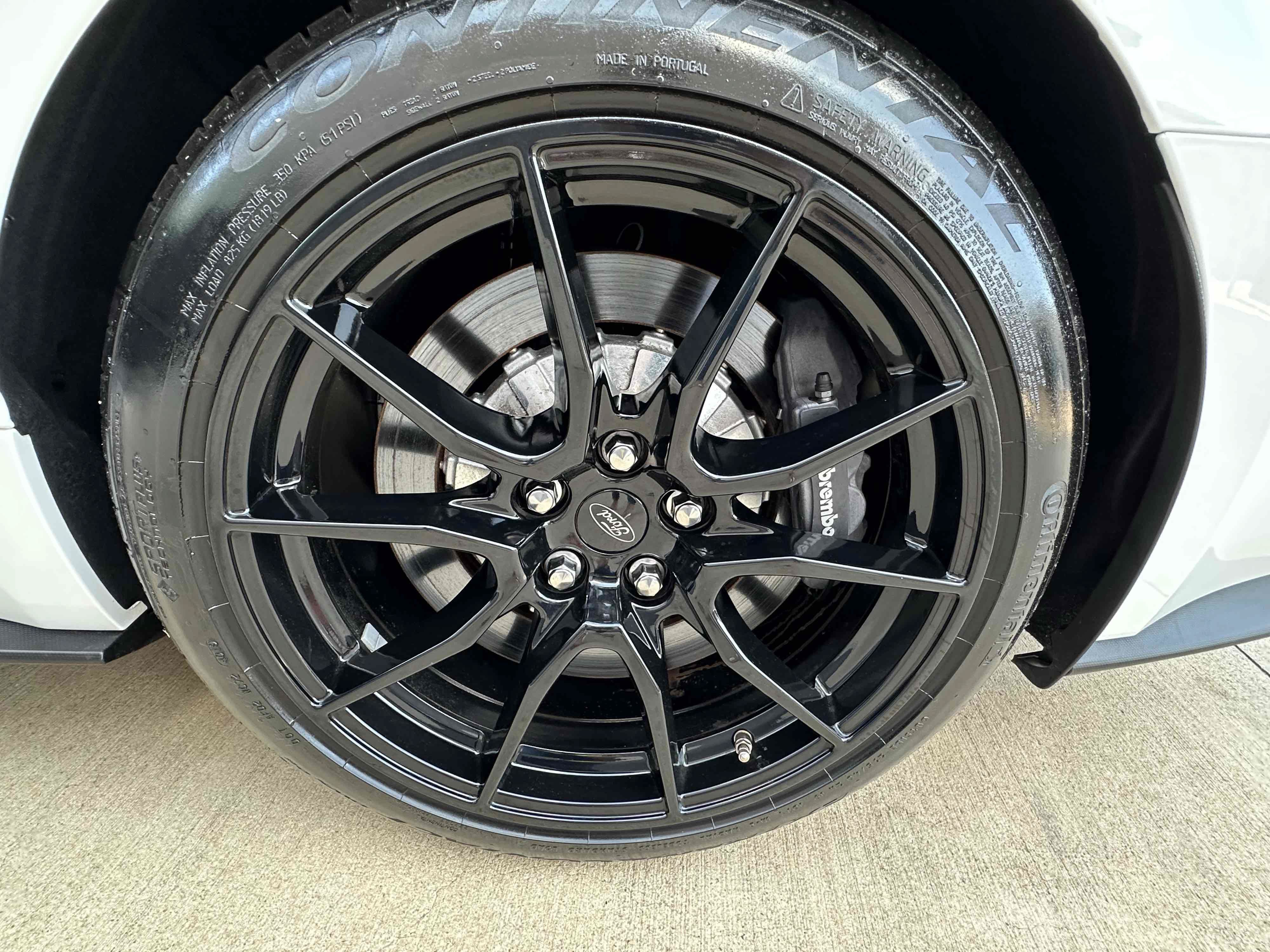 Used 2019 Ford Mustang Shelby GT350 w/ Technology Package RWD image 24