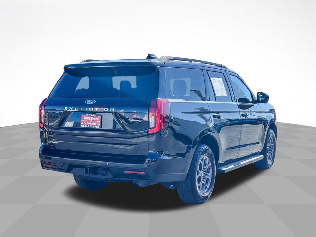 Used 2025 Ford Expedition Active RWD image 7