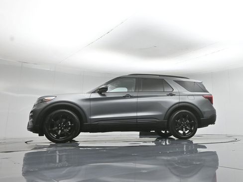 Certified 2023 Ford Explorer ST-Line w/ Class IV Trailer Tow Package RWD image 57