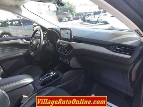 Used 2022 Ford Escape SEL image 36