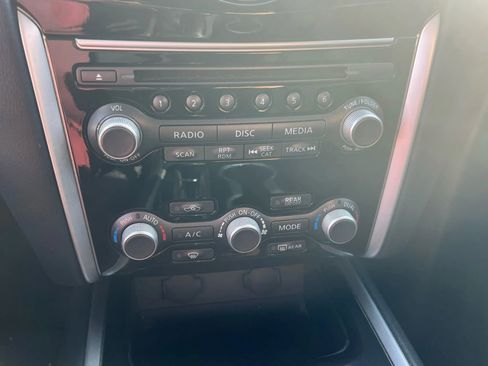 Used 2017 Nissan Pathfinder SV image 15