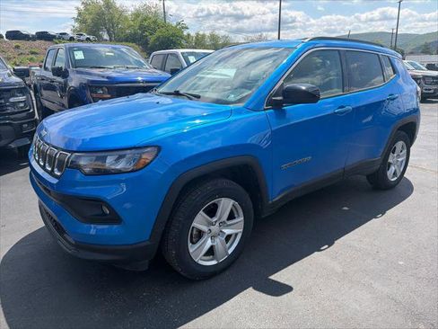Certified 2022 Jeep Compass Latitude AWD/4WD image 1