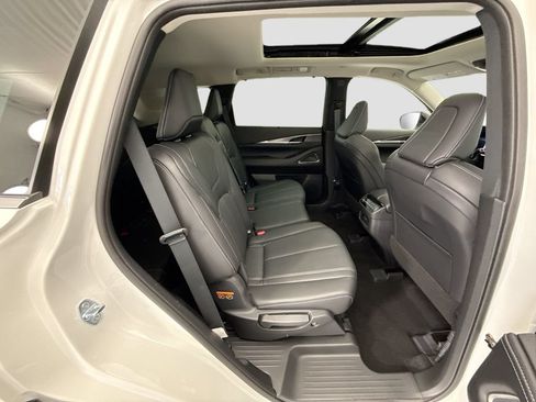 Used 2025 INFINITI QX60 Luxe w/ Cargo Package FWD image 21