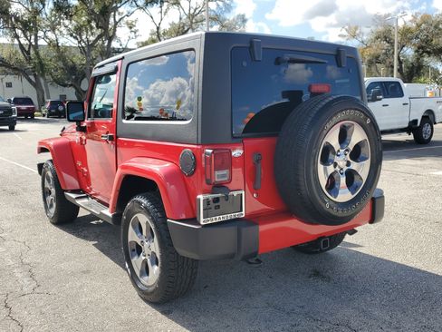 Used 2016 Jeep Wrangler Sahara w/ Connectivity Group image 9
