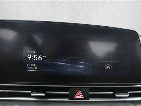 Used 2024 Hyundai Elantra SEL FWD image 16