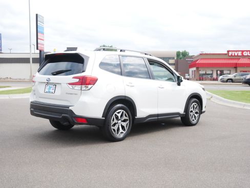 Used 2023 Subaru Forester Premium AWD/4WD image 7