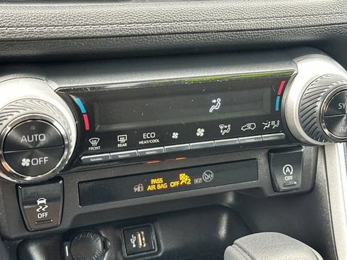 Certified 2025 Toyota RAV4 XLE w/ Convenience Package FWD image 25