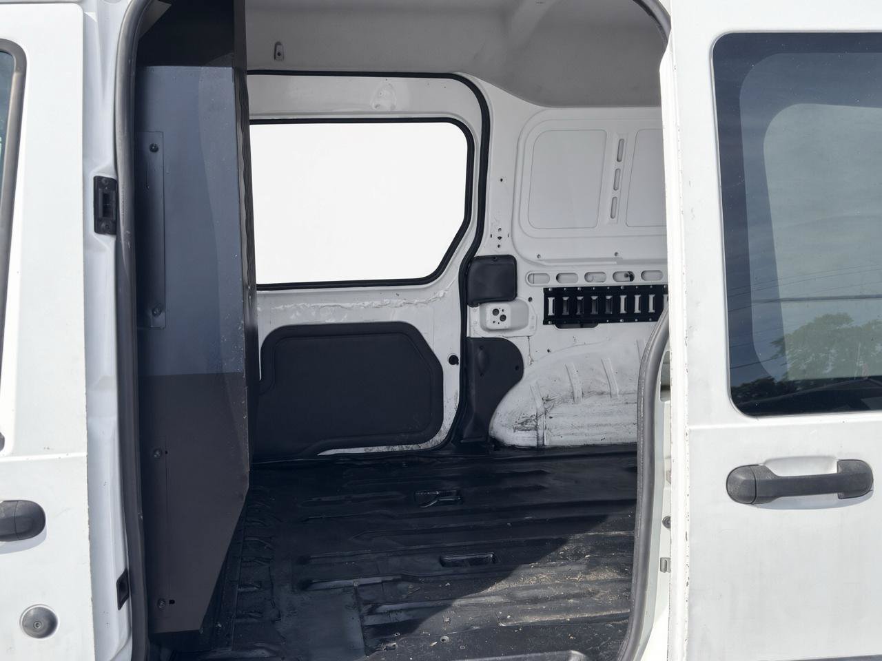 Used 2013 Ford Transit Connect XLT FWD image 14