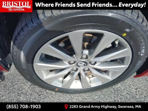 Used 2017 Toyota Camry XLE w/ Moonroof Package FWD image 10