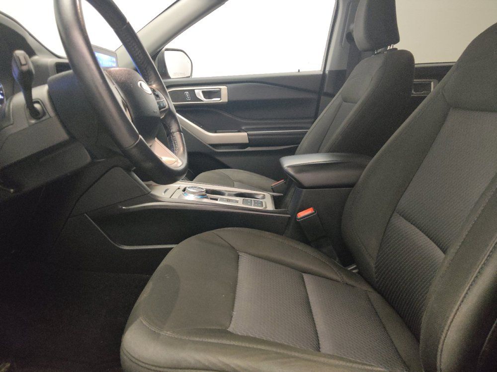 Used 2024 Ford Explorer XLT RWD image 17