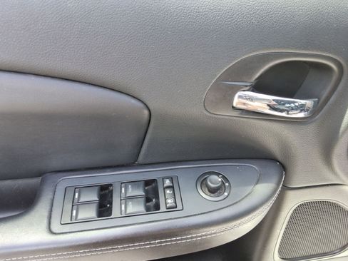 Used 2014 Chrysler 200 Limited FWD image 18