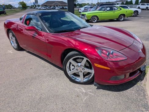 Used 2007 Chevrolet Corvette Coupe w/ Preferred Equipment Group RWD image 3