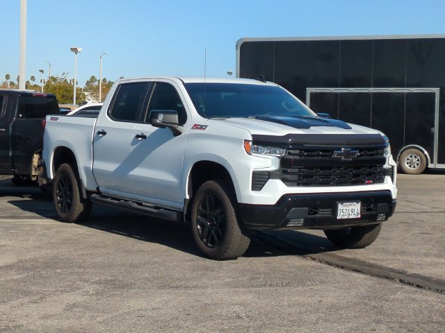 Used 2026 Chevrolet Silverado 1500 LT Trail Boss w/ LT Trail Boss Premium Package AWD/4WD image 2