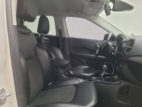 Used 2020 Jeep Compass Latitude FWD image 21