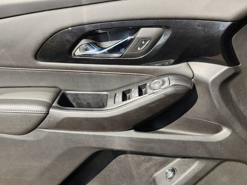 Used 2023 Chevrolet Traverse RS FWD image 24