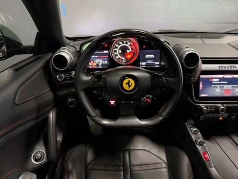 Used 2018 Ferrari GTC4Lusso AWD/4WD image 15