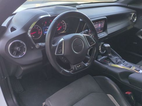 Used 2020 Chevrolet Camaro LT w/ Technology Package RWD image 29