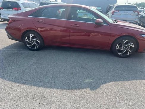 Used 2024 Hyundai Elantra SEL w/ Convenience Package FWD image 7