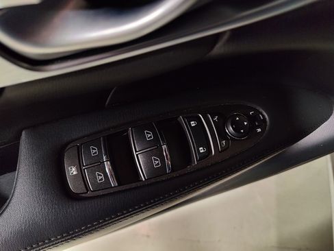 Used 2015 INFINITI Q70 L 3.7 w/ Technology Package image 22