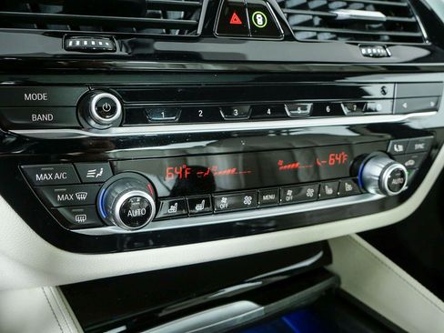 Used 2021 BMW M550i xDrive AWD/4WD image 16